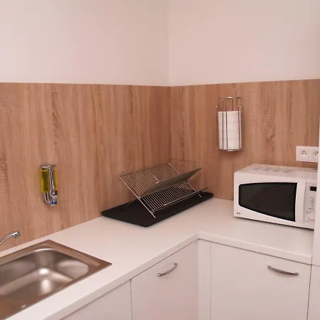 Elegant Mileticova, Free Parking Apartment Bratislava